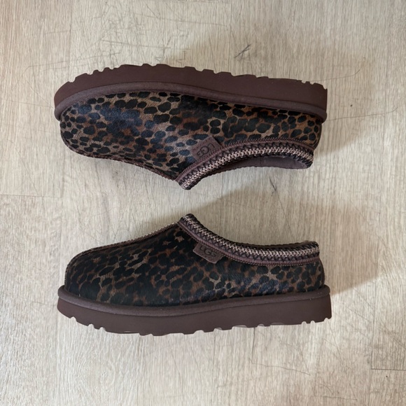 UGG Wmns Tasman Caspian Slipper ‘Burnt Cedar Cheetah’ 1158350-BCDR Size 8 NEW - Picture 2 of 13